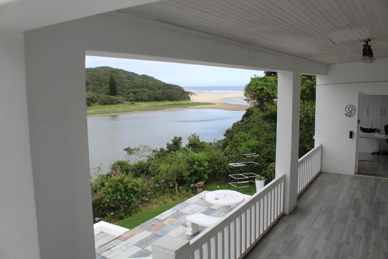 Blue'S Guest House - East London Bonza Bay Exterior foto