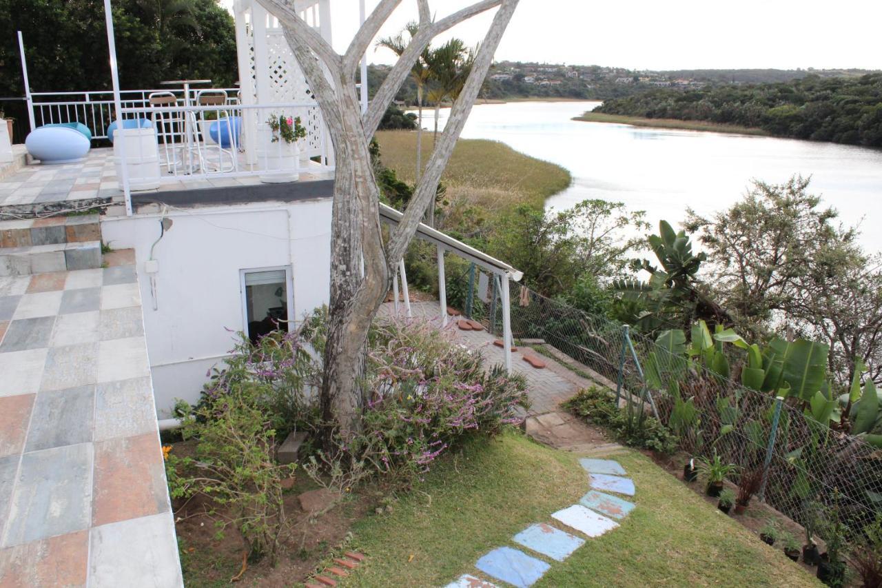 Blue'S Guest House - East London Bonza Bay Exterior foto