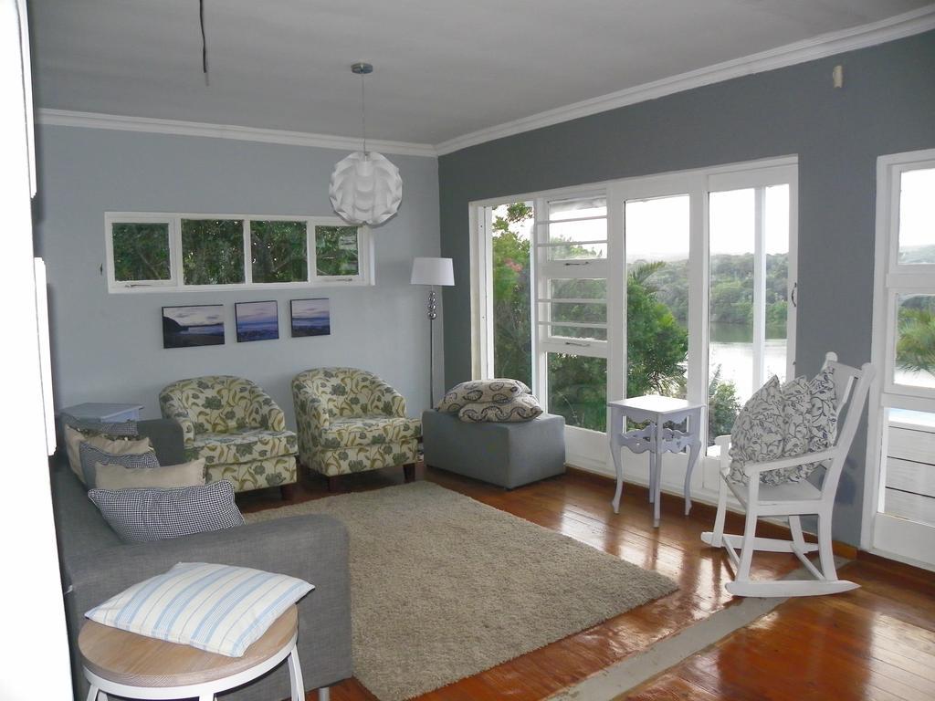Blue'S Guest House - East London Bonza Bay Exterior foto